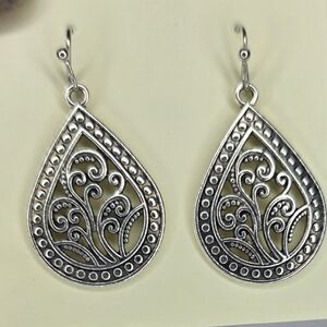 Elegant Silver Teardrop Earrings  🎁BOGO🎁 On Earings with Gift Symbol🎁